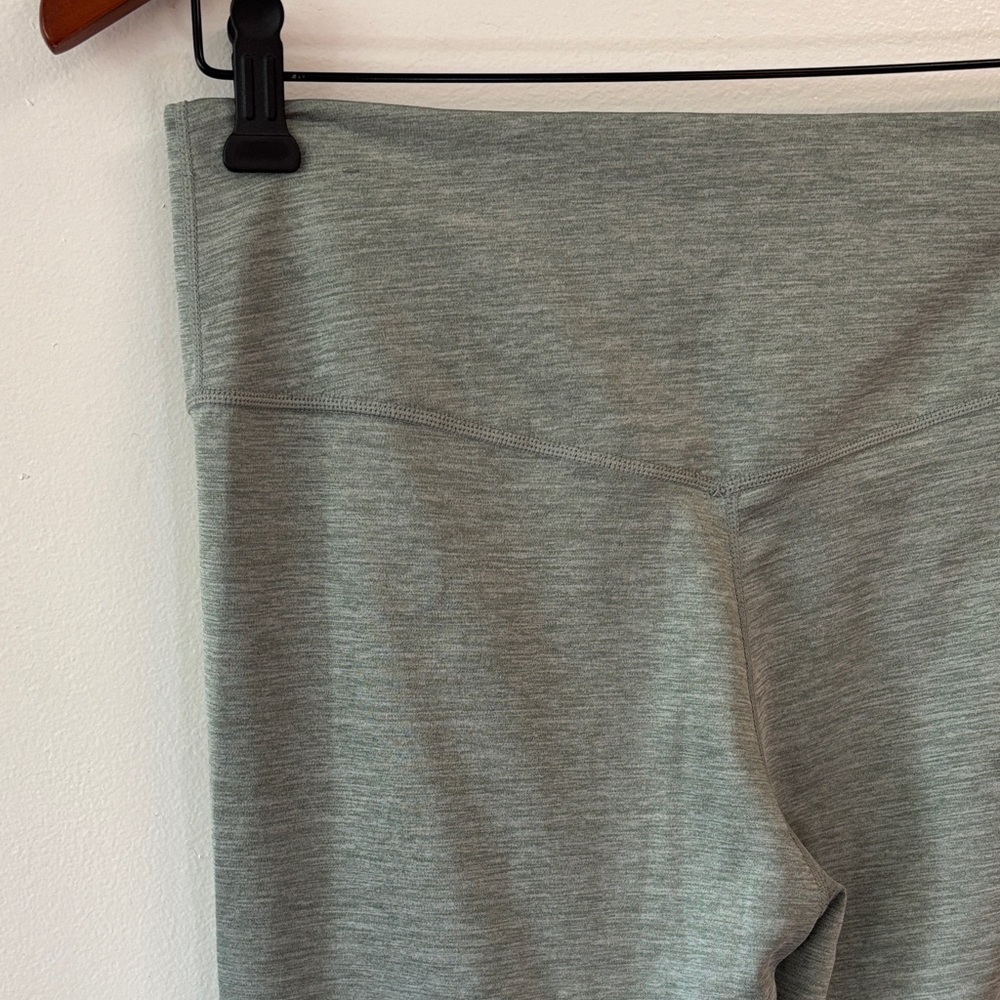 Nike women’s sz L Heather sage green Leggings - Picture 9 of 9